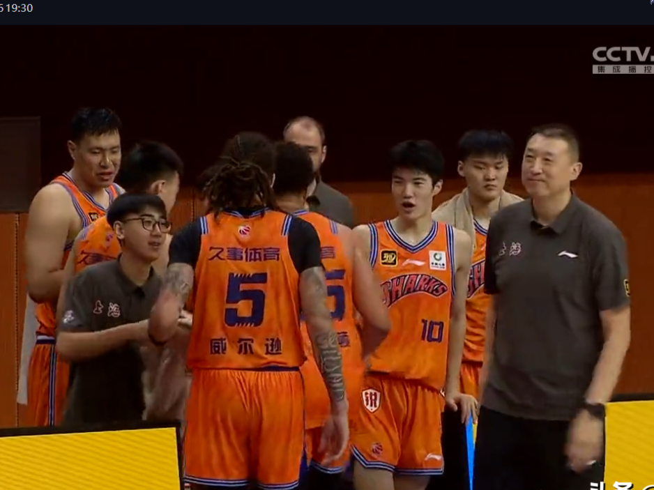 乐鱼开云体育-关于上海上港主场战胜深圳佳兆业，实现四连胜的信息